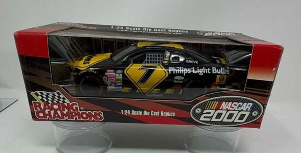 Racing Champions Michael Waltrip #7 NASCAR 2000 Die Cast Replica